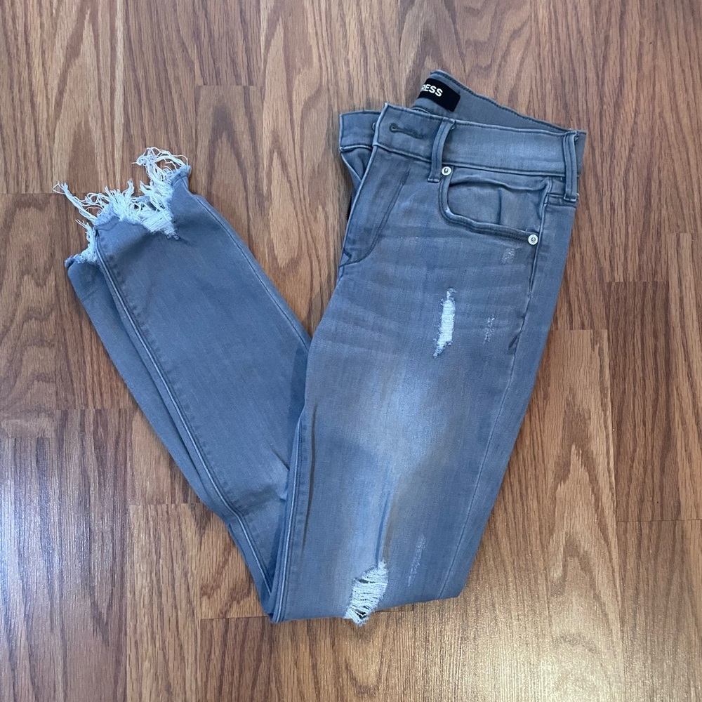 EXPRESS Women's Distressed Gray Skinny Jeans Size 2R